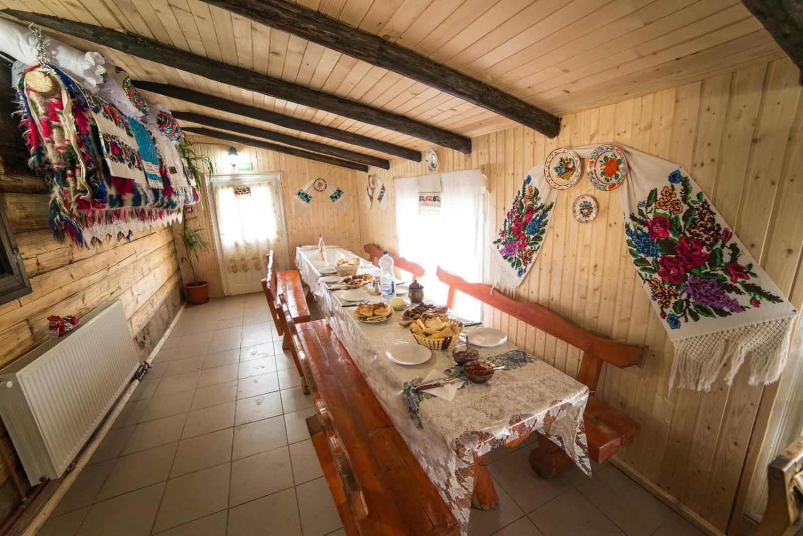 Complex Traditional Casuta Bunicilor-Breb Bagian luar foto