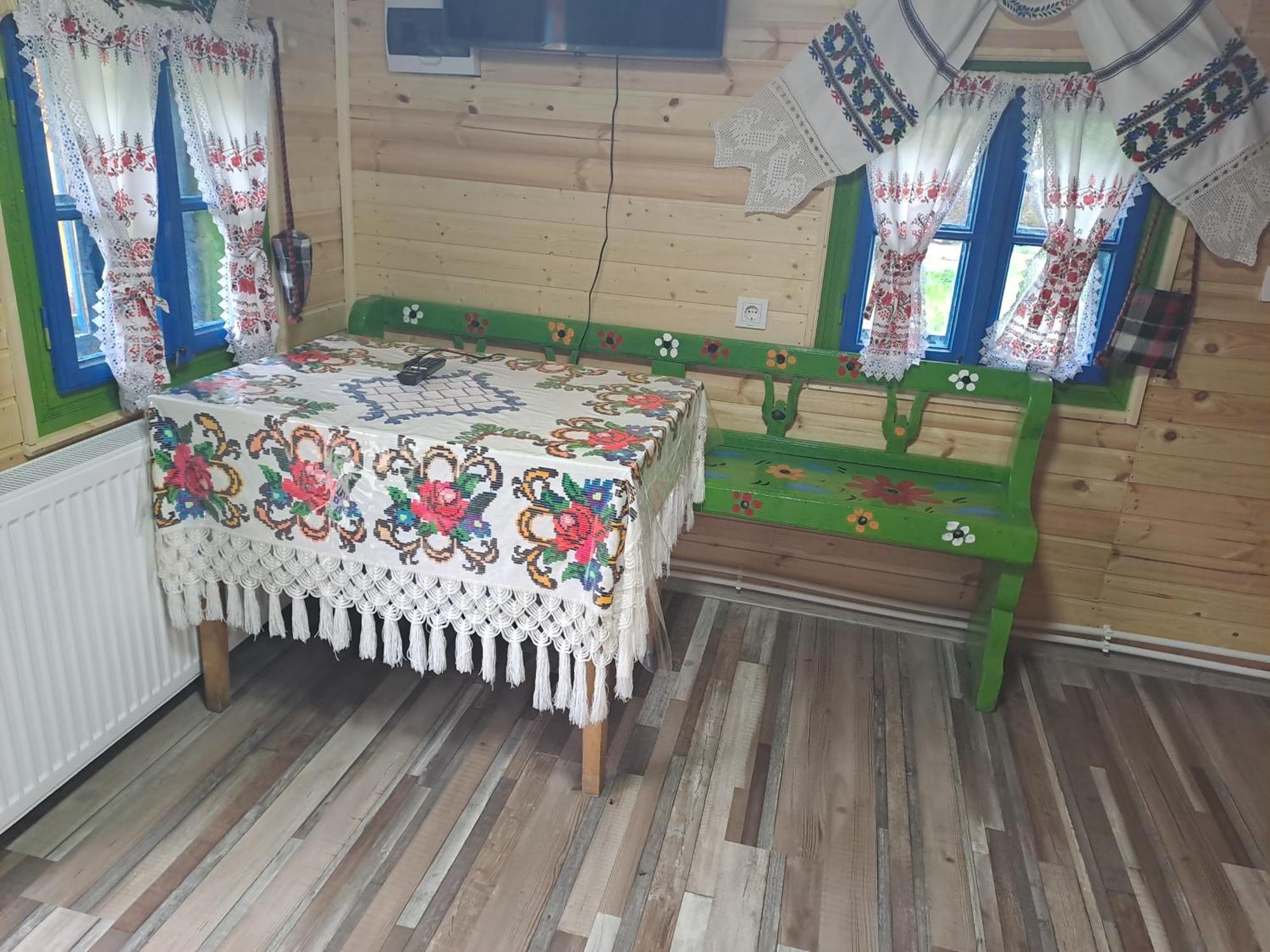 Complex Traditional Casuta Bunicilor-Breb Ruang foto